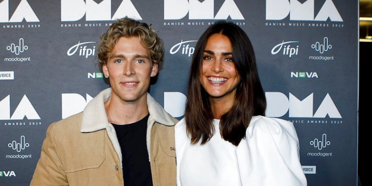 Christopher deler bedårende familiebillede: I sit es som far