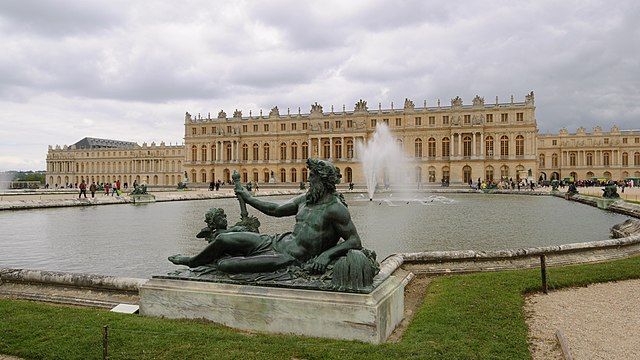 Brand i historiske Château de Versailles: Alle evakueret