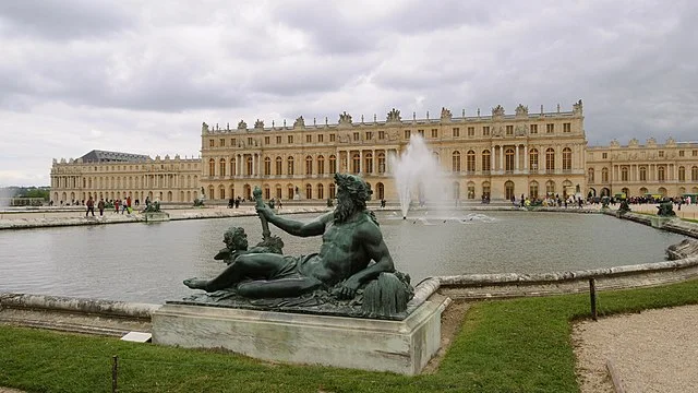 Brand i historiske Château de Versailles: Alle evakueret