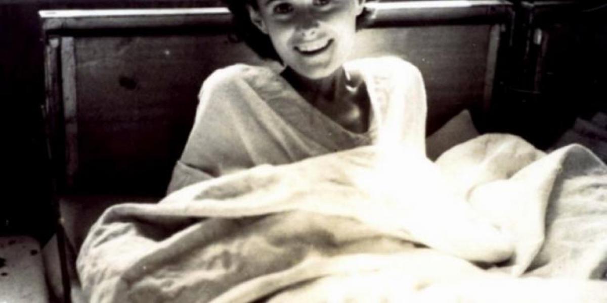 Hun gav en gravid kvinde et stykke chokolade i koncentrationslejren – 70 år senere sker det utrolige