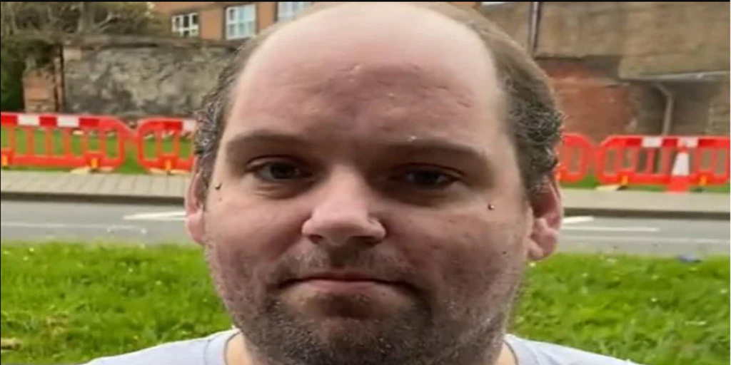 Chris var usikker på sit udseende og fik makeover: Da han ser resultatet, begynder han at græde