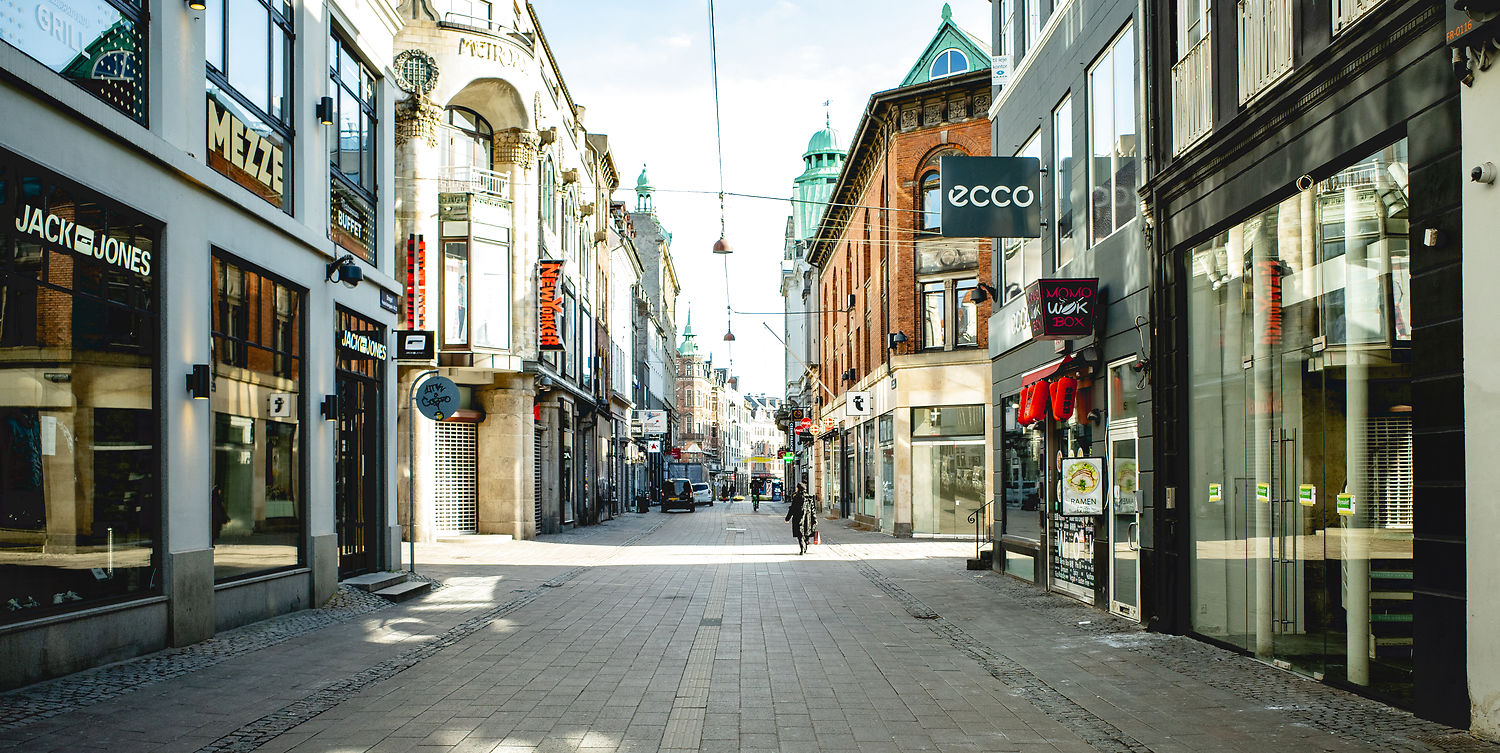 Ny stor stigning igen: Over 100 smittede i Danmark siden i går