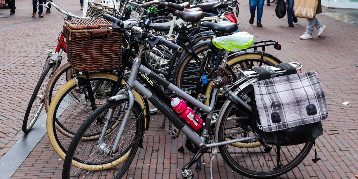 Cykeltyve blev slemt overrasket: Fik pludselig meget ondt i ‘hullet’