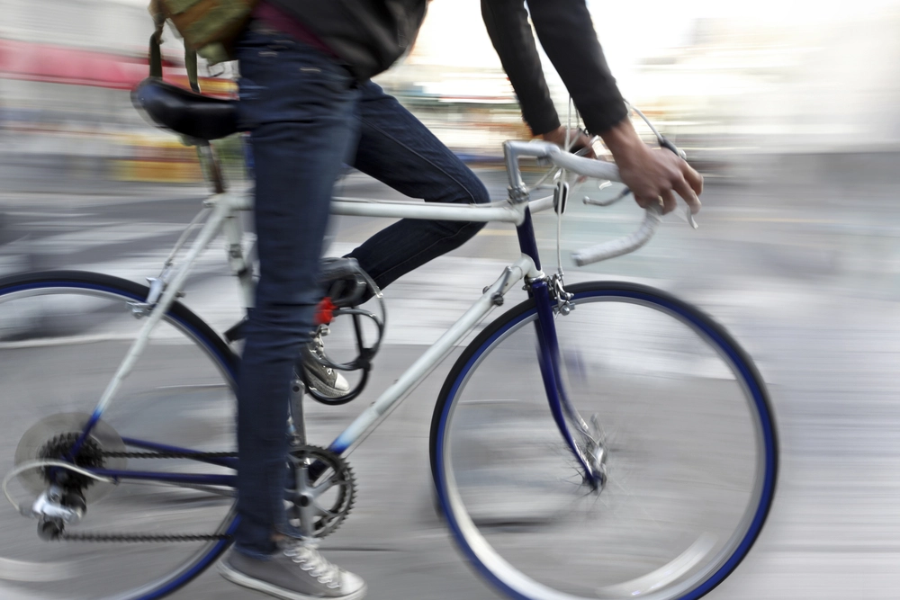 11-årig dreng banket af ældre cyklist