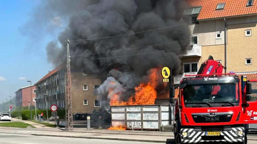 Brandvæsenet hastede ud til voldsomme flammer ved Netto