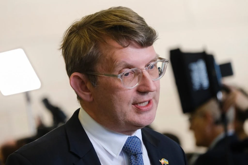 Efter nyheden om mystisk kinesisk skib: Nu reagerer forsvarsministeren