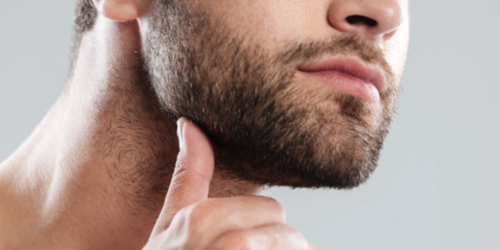 Nick vinder sag mod barberbladsproducent – fordi han skar sig under barberingen