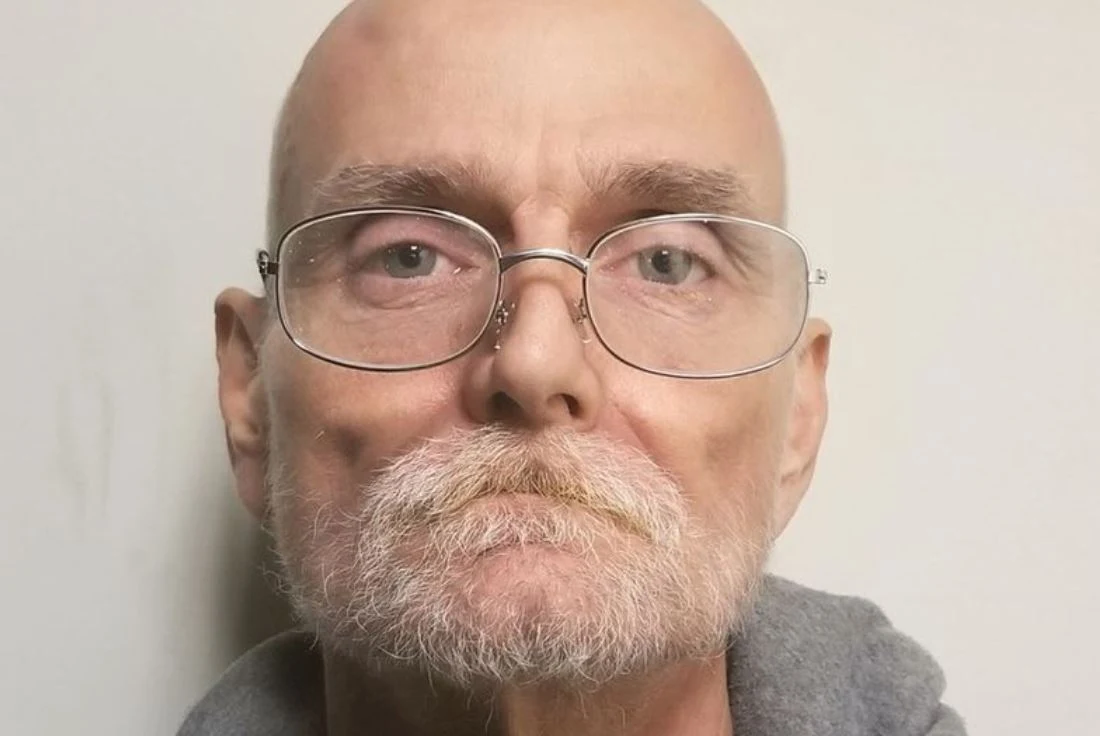 Døende mand afslører sig selv som morder i 25 år gammel mordgåde