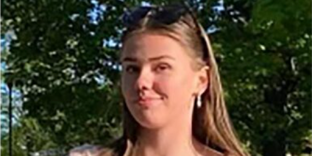 17-årig pige hjalp ældre mand som fik det dårligt, mens alle voksne bare kiggede på
