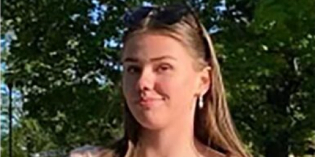 17-årig pige hjalp ældre mand som fik det dårligt, mens alle voksne bare kiggede på