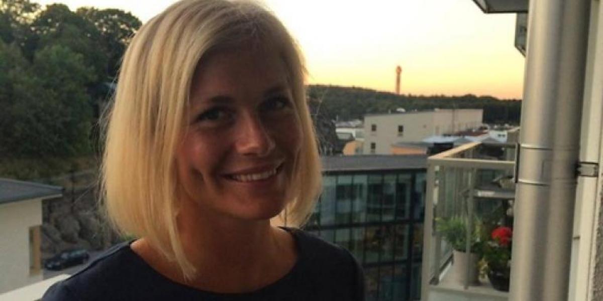 En kvinde bryder sammen i gråd i bussen: Da Elin opdager hvorfor, jubler passagererne