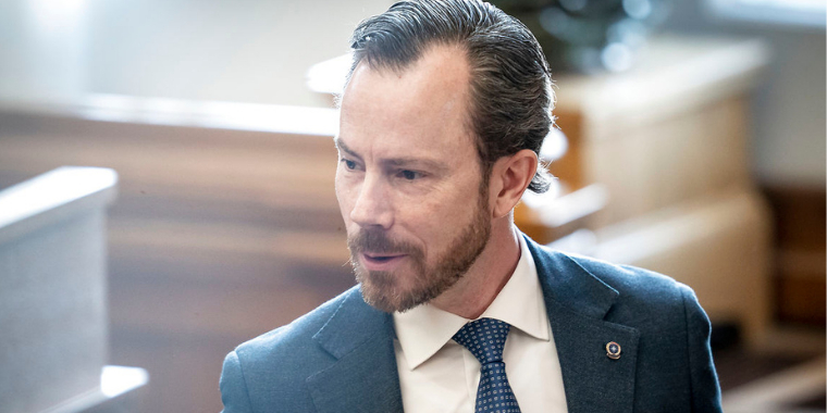 Jakob Ellemann-Jensen skulle fejre dronningen: Nu har han fået trist besked