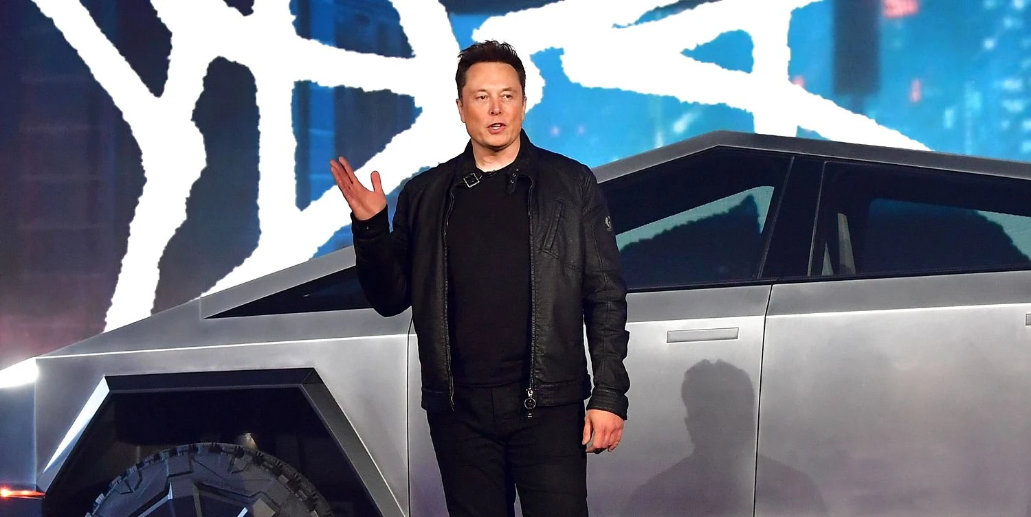 Lyver Elon Musk omkring sin bolig?
