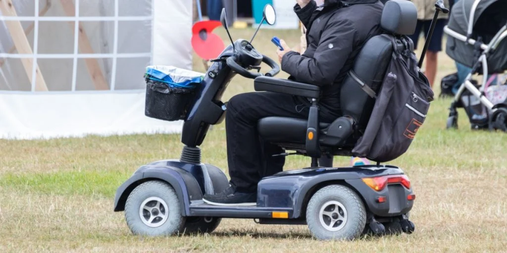 Beboerforening klager over 76-årige Niels’ elscooter: Nu frygter han at blive smidt ud