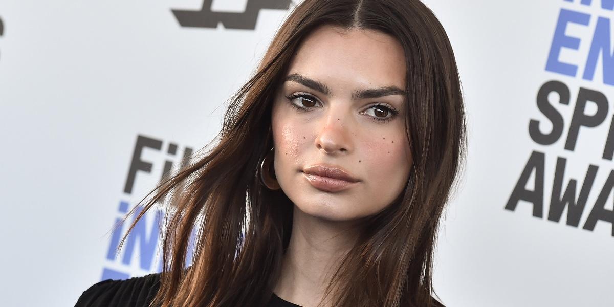 Efter skilsmisse: Nu smider Emily Ratajkowski kludeme