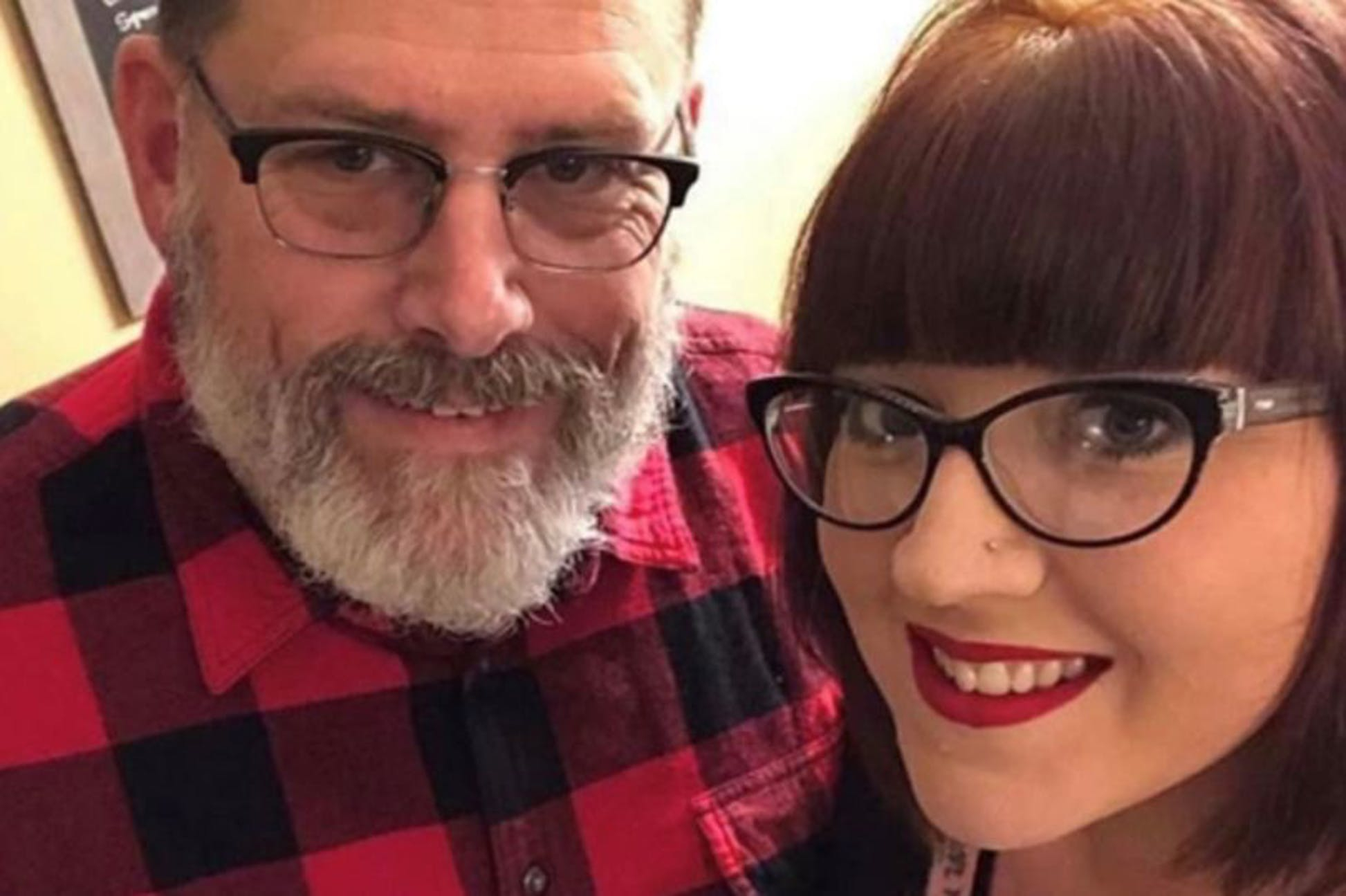 31-årige Erica blev dybt forelsket i sin stedfar: Nu er de gift