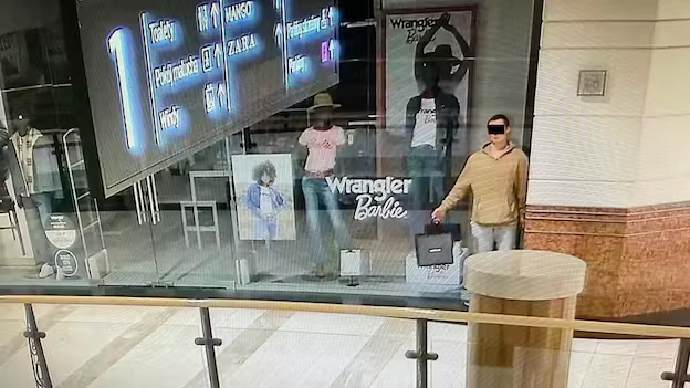 22-årig mand udgav sig for at være mannequin: Du vil ikke tro dine egne øjne, når du ser hvad der så sker