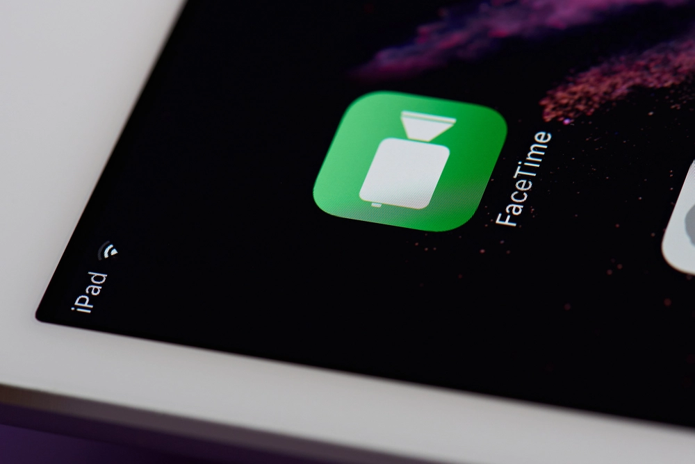 Alvorlig fejl på iPhones: Dine venner kan lytte med og se dig selvom du ikke tager opkaldet