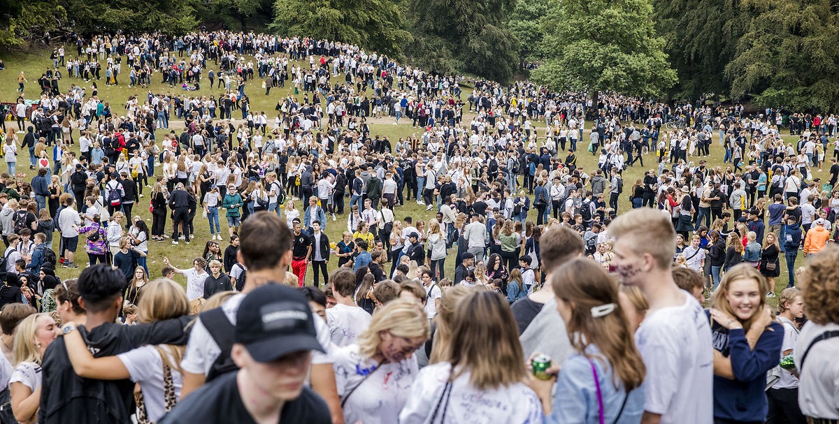 Før stor festdag: Gymnasier beder forældre om hjælp