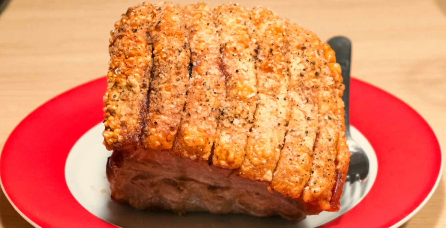 76-årig kunne ikke tilberede sin flæskesteg pga. strømafbrydelse: Så kastede han den gennem naboens rude