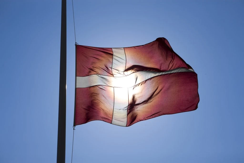Sker i hele landet: Derfor flages der på halv stang