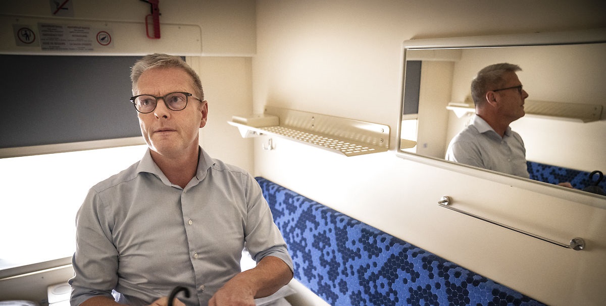 Dyr ministerrejse: Brugte stort beløb på fly og bil