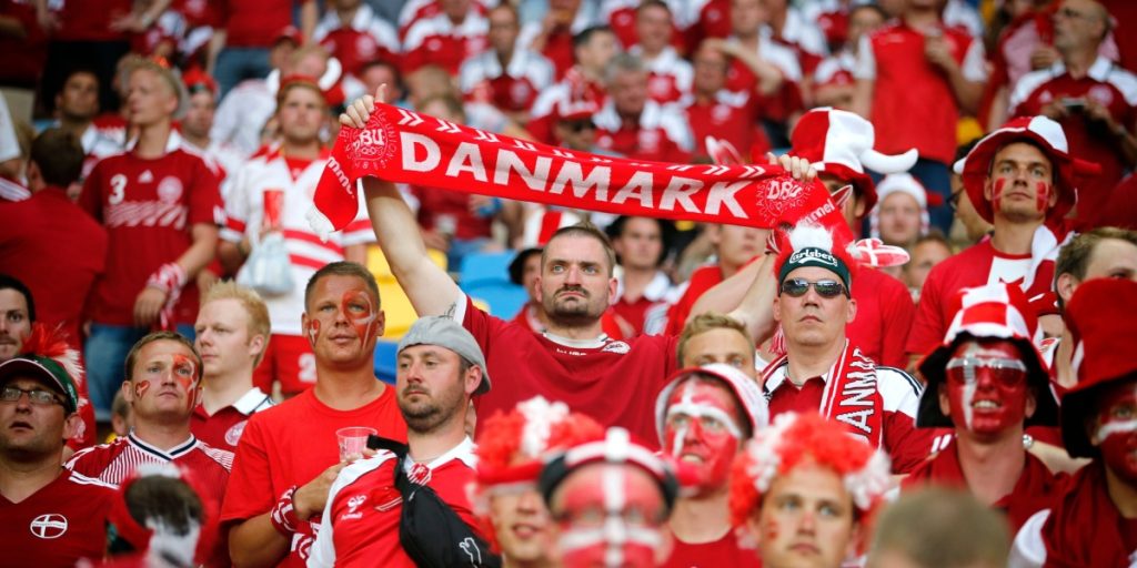 Læg mærke til rørende detalje: Fodboldlandsholdet giver helt særlig hyldest under landskampen lørdag