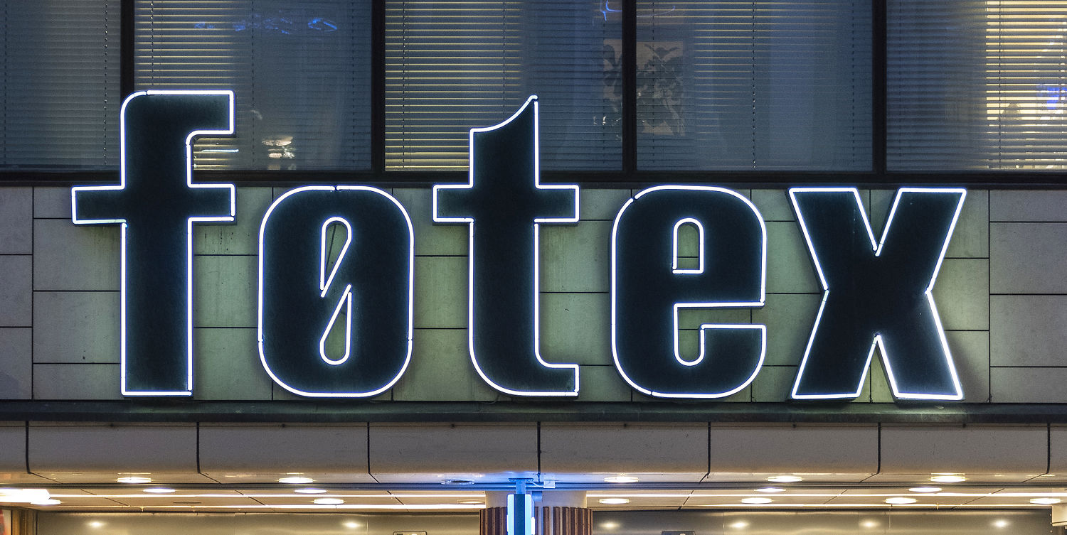 Amok i Føtex: Tæskede løs på par med bat