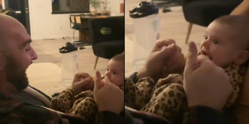 Forældrepar i chok: ‘Kan ikke tro’ hvad én måned gammel baby lærer af sin far