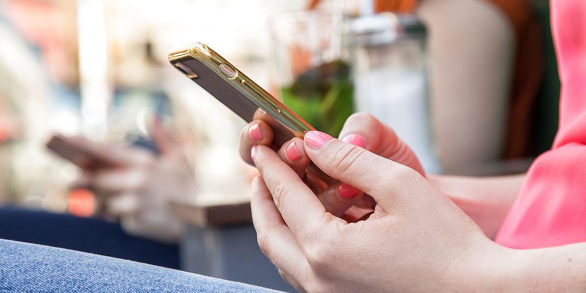 Hun skriver en sms til sin chef, at hun er forsinket: Folk måber over chefens svar