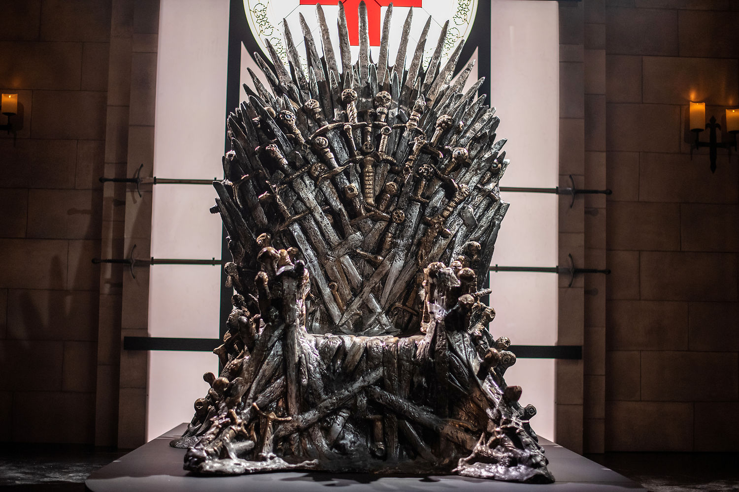 Ikonisk Game of Thrones jerntrone solgt for svimlende millionbeløb