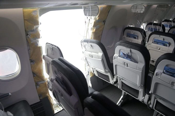 Nu afsløres nye grufulde detaljer om flyskandalen alle taler om