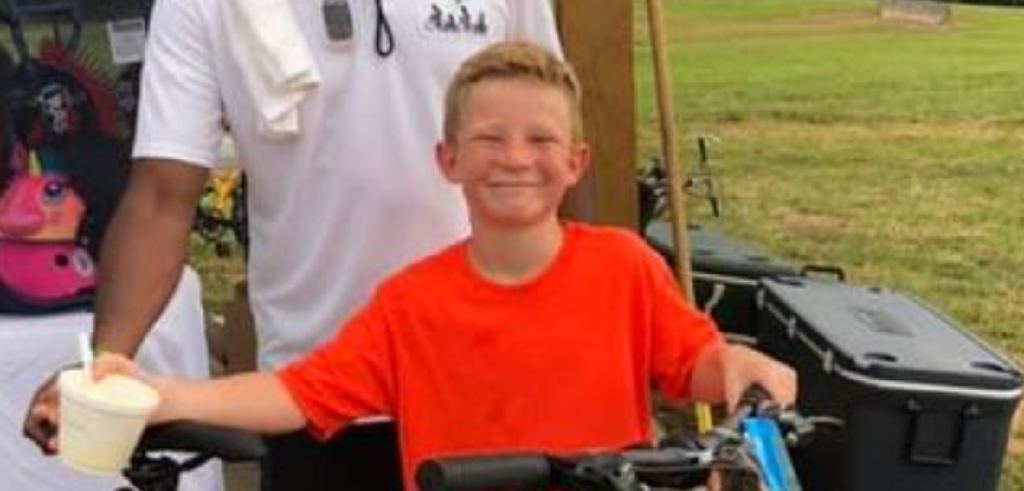 9-årig dreng vinder cykel i en konkurrence: Hvad han gør med cyklen, vil chokere dig