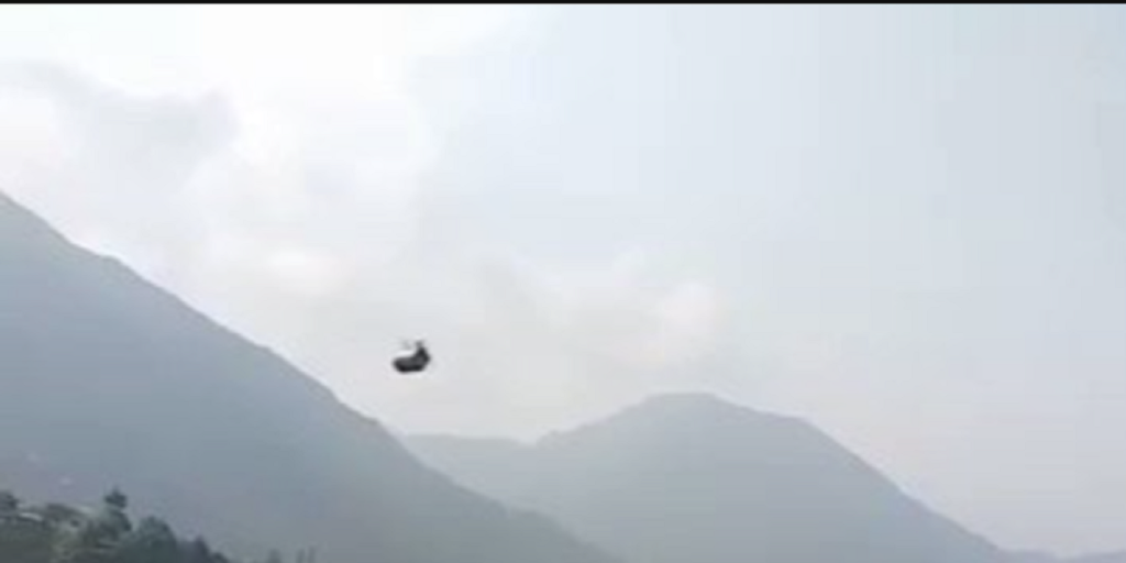 6 skolebørn fanget i 275 meters højde: Har siddet fast i over 4 timer