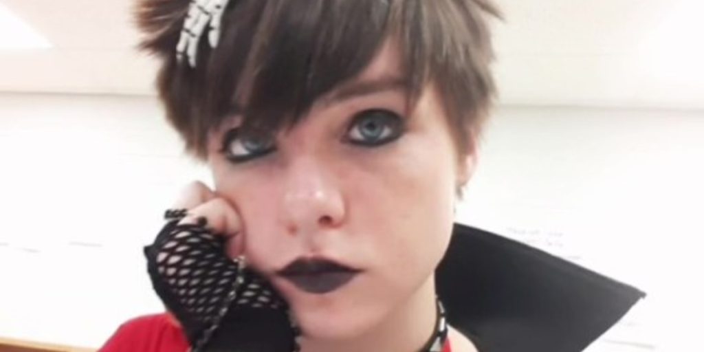 Ung kvinde droppede sin ‘goth-stil’: Nu er hun slet ikke til at kende
