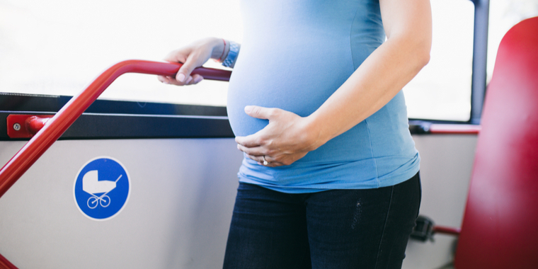Mand nægtede at flytte sæde for gravid: Nu forklarer han hvorfor