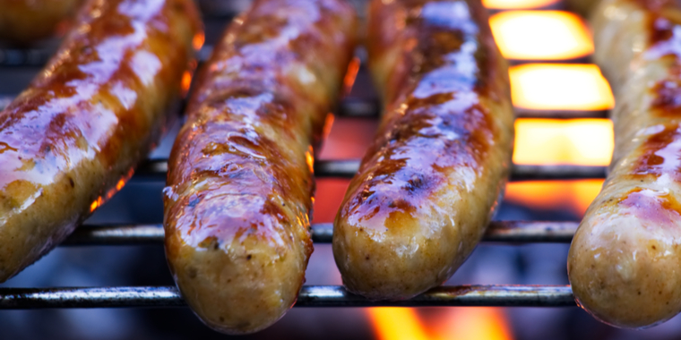 Advarsel: Fødevarestyrelsen tilbagekalder grillpølser og pålæg