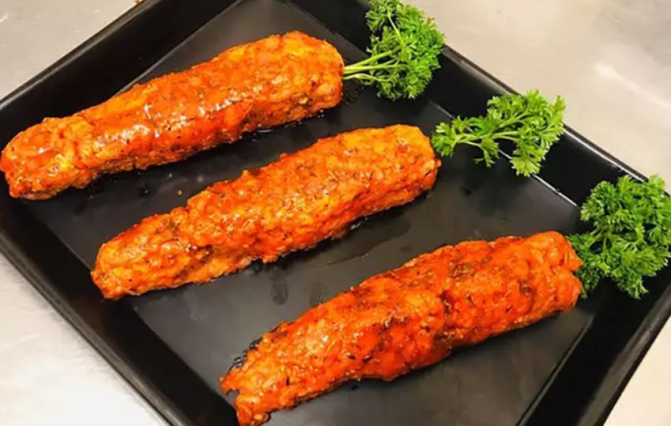 Stikpille til veganere: Slagter har ‘opfundet’ kød-gulerødder