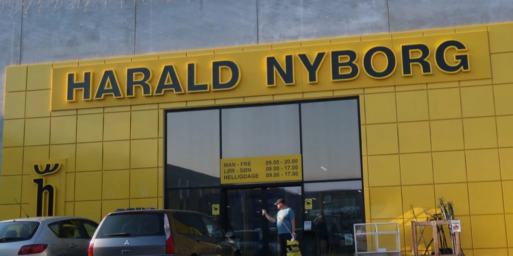 Tilbagekalder lampe solgt i Harald Nyborg: Risiko for brand
