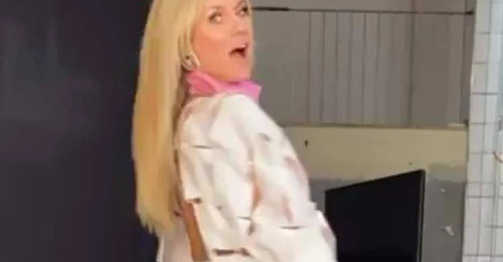 47-årige Heidi Klum viser sin numse i g-streng