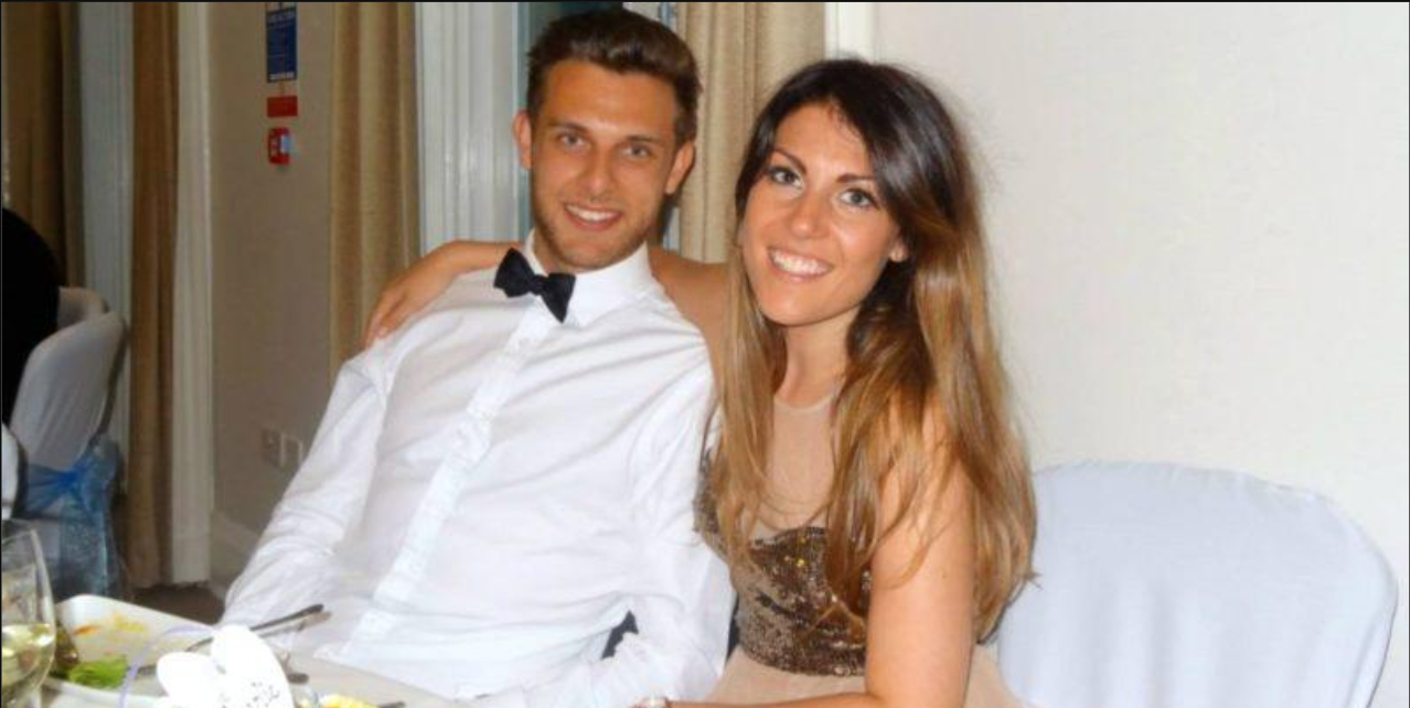 Det nygifte par vidste ikke hvilken overraskelse der ventede dem: De bliver chokerede da ser gamle billeder