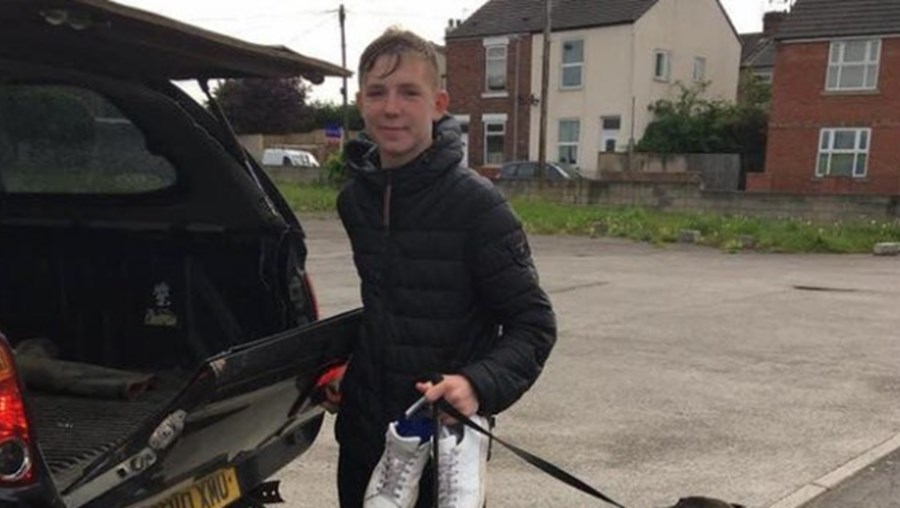 Dagens helt: 15-årig hopper i kanalen for at redde barn på 15 måneder