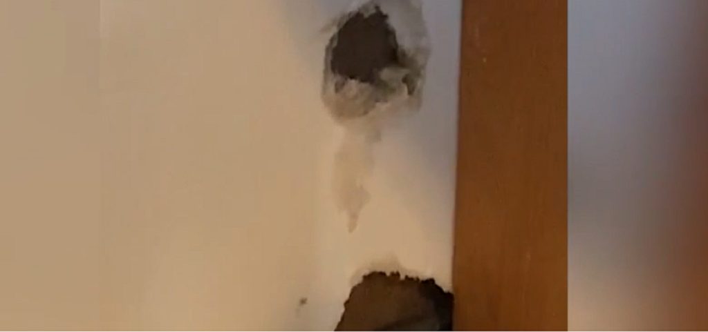 Kvinde køber et hus: Det hun finder i huset, giver hende et kæmpe chok