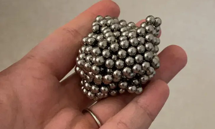 12-årig dreng måtte hasteopereres: Slugte 54 magneter