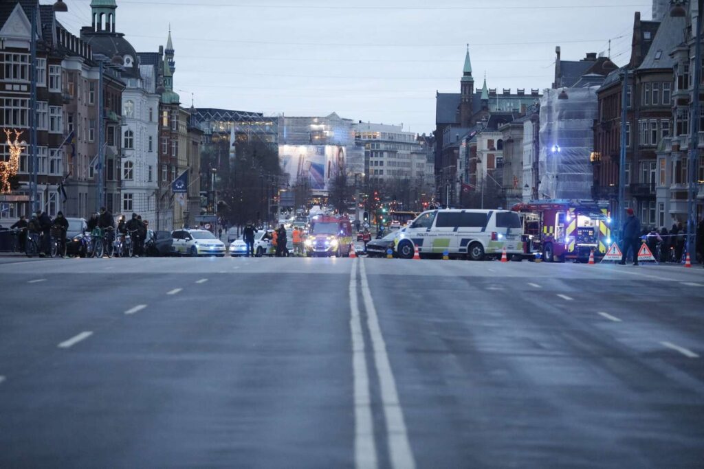 Uhyggelig episode tirsdag morgen: Mand død i tragisk ulykke på Langebro