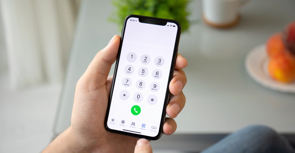 Slut med dårlig lyd i den anden ende af røret: Du er ét tryk fra at gøre telefonsamtalen krystalklar