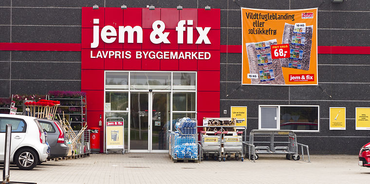 Kunde blev låst inde i Jem&Fix: Måtte søge hjælp på Facebook