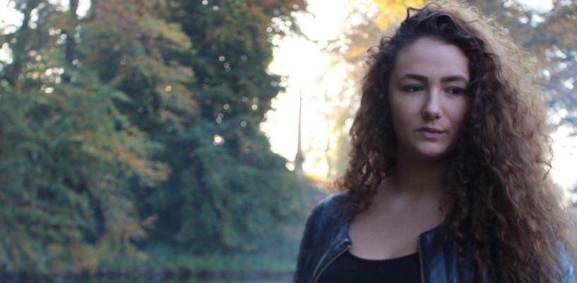 Kender du Jennifers far? 17-årig pige har fået 12 historier om sin far, nu vil hun kende sandheden