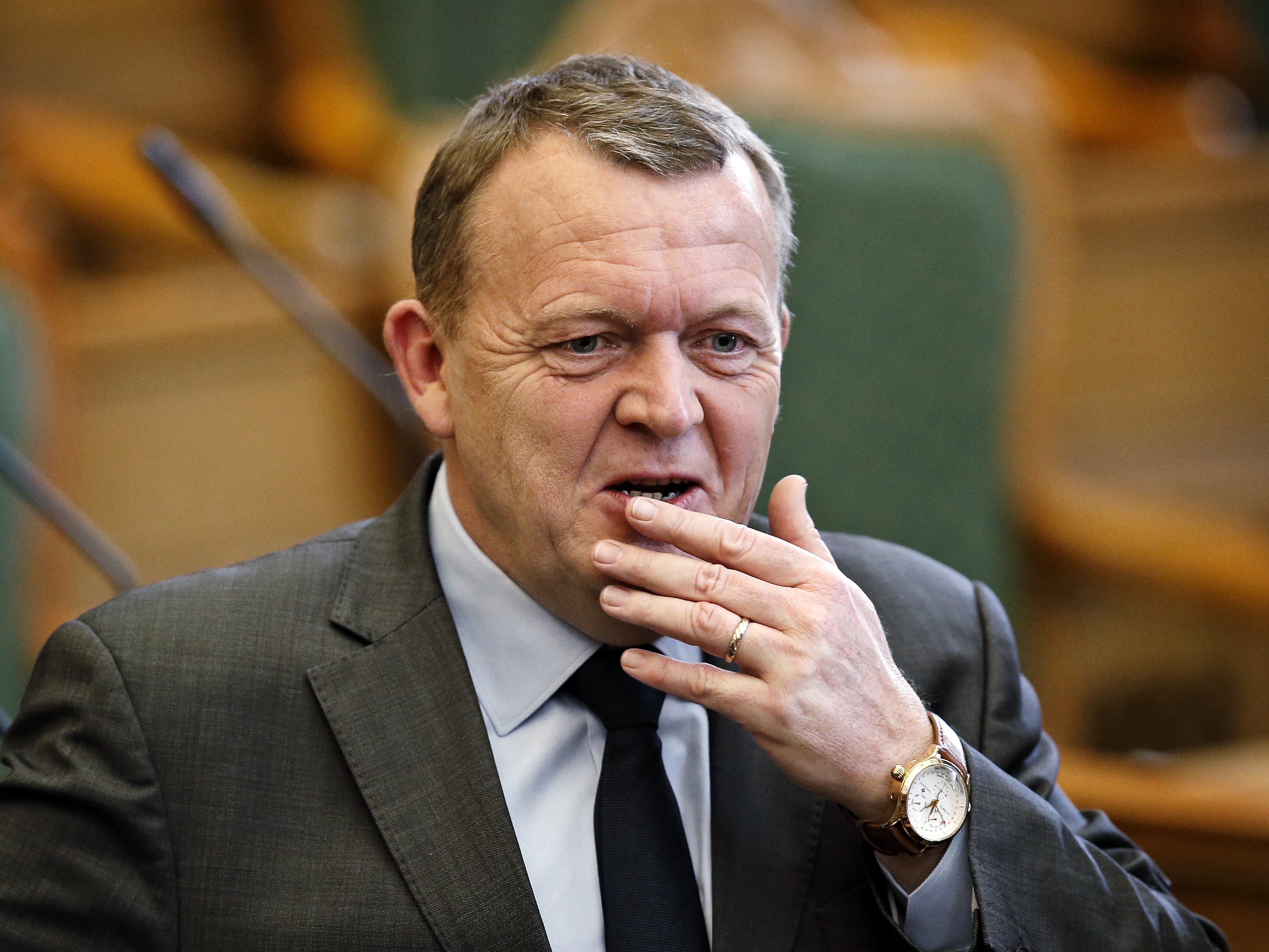 Lars Løkkes nye look: Se billederne som går nettet rundt