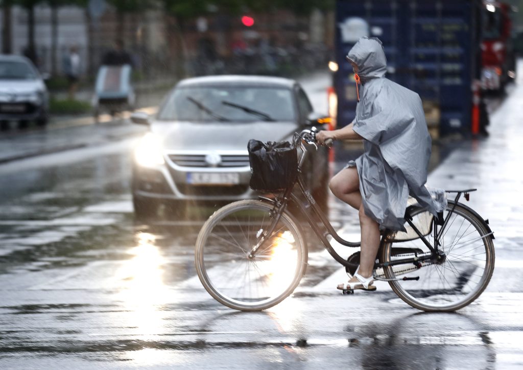 Sommerdrømmene er pakket væk: DMI melder om mere dårligt vejr